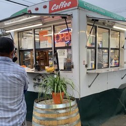 Caffé Andiamo Truck - They where very busy but I was in and out.