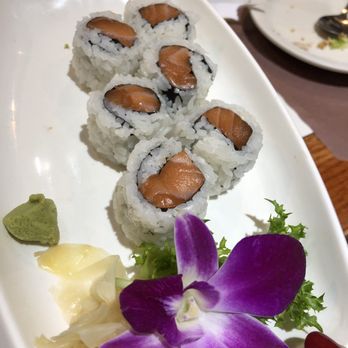 Keum Ho Garden - Salmon roll - Sushi Bars Near Me - Edison, New Jersey