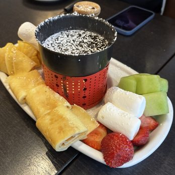 Crêperie Chez Suzette - Chocolate fondue - Desserts Near Me - Montreal, Quebec Crêperie Chez Suzette - Chocolate fondue - Desserts Near Me - Montreal, Quebec