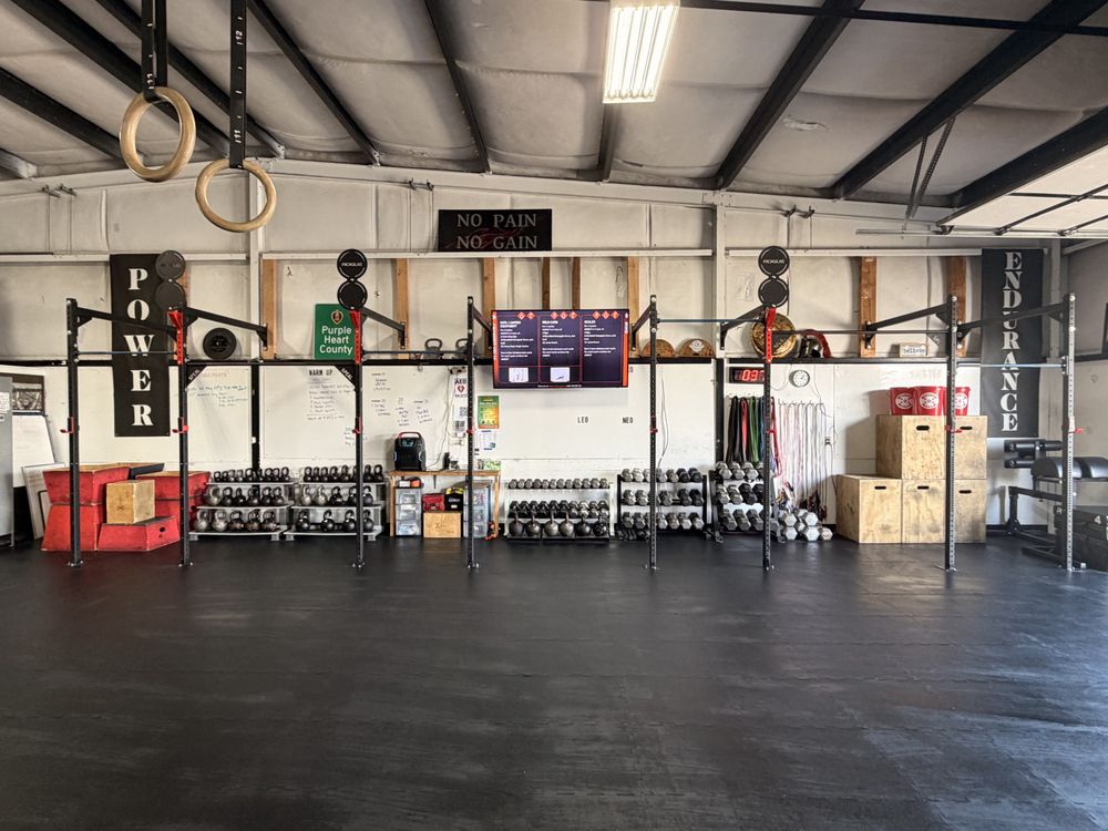 CrossFit Yelm WOD Dogs Logo