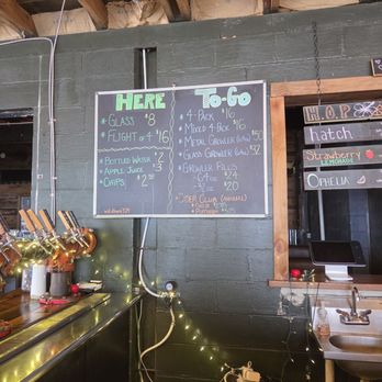 Wild Hare - Berryville - Tasting room - Cideries Near Me - Berryville, Virginia Wild Hare - Berryville - Tasting room - Cideries Near Me - Berryville, Virginia
