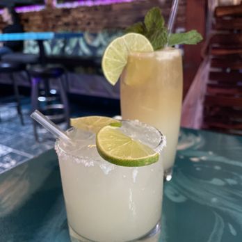 R&R Bar - Venti uno and Mai tai - Cocktail Bars Near Me - Portland, Oregon