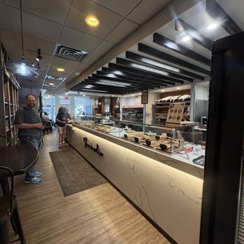 Farinolio - Cafes Near Me - Westfield, New Jersey