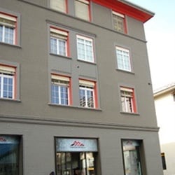 Trend Mania - La façade du magasin.