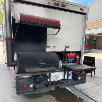 Queen on Wheels - Grill - Food Trucks Near Me - New Orleans, Louisiana