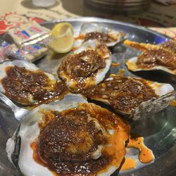 Mr and Mrs Crab - half dozen oyster mr and mrs crab , medium cooked