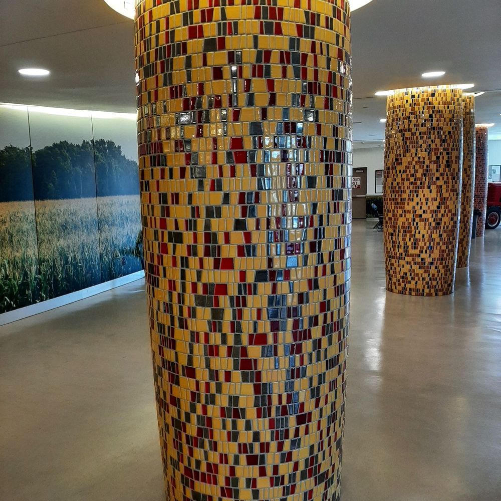 Corn cob pillars