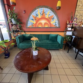 Cafe del Sol - Interior - Coffee & Tea Near Me - North Aurora, Illinois