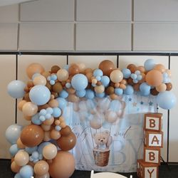 Ballon arch for baby shower.