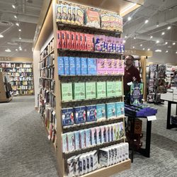 Barnes & Noble - Romance endcap