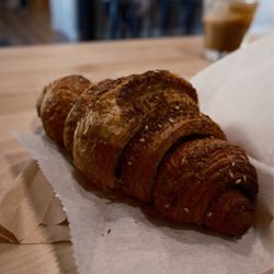 Fahrenheit Coffee - Zatar croissant