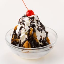 Eskamoe's Frozen Custard & More - Volcano treat with freshly made chocolate chip cookies and hotfudge