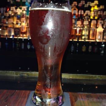 Upper Crust Pizza - Frosty mug of Sam Adams Octoberfest - Pizza Near Me - Jonesboro, Arkansas
