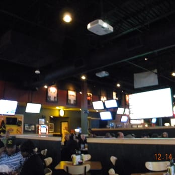 Buffalo Wild Wings - American Near Me - Manassas, Virginia