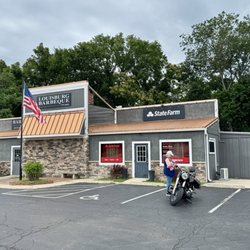 Louisburg Barbeque & Brews - Store front