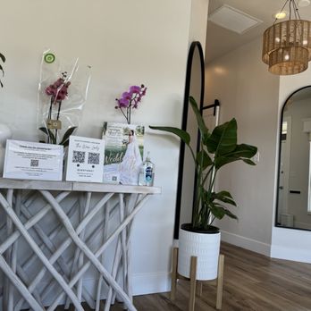 Skinpros - Lobby - Waxing Near Me - Stockton, California Skinpros - Lobby - Waxing Near Me - Stockton, California