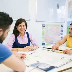 Kapitel Zwei. Deutsch-Sprachschule Berlin - Deutschkurs Berlin. Deutsch lernen Berlin Mitte. Sprachkurs Deutsch. German course Berlin. German language school Berlin. Sprachschule