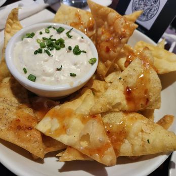 Logan's Alley - Crab dip with wonton chips! So good! - Pubs Near Me - Grand Rapids, Michigan Logan's Alley - Crab dip with wonton chips! So good! - Pubs Near Me - Grand Rapids, Michigan
