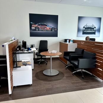 BMW of Silver Spring - Meeting area space. - Car Dealers Near Me - Silver Spring, Maryland BMW of Silver Spring - Meeting area space. - Car Dealers Near Me - Silver Spring, Maryland