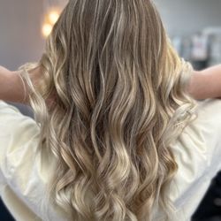 Jen's Place Salon & Spa - Blonde highlights