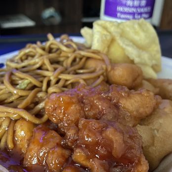 Wang's Chinese Kitchen - Combo with general tso, lo mein, sweet & sour, and some crab Rangoon. - Chinese Near Me - Columbus, Ohio