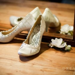 Dreambox Photography - Details from this Etsy wedding