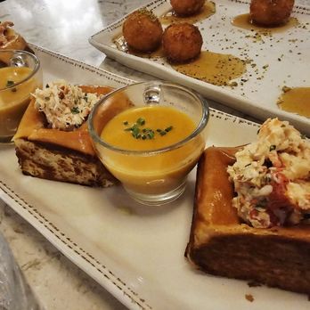 Blossom & Bourbon - Lobster Rolls 5/5 - American Near Me - San Jose, California Blossom & Bourbon - Lobster Rolls 5/5 - American Near Me - San Jose, California