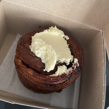 Lost Larson Bakery - Cinnamon bun - Coffee & Tea Near Me - Chicago, Illinois