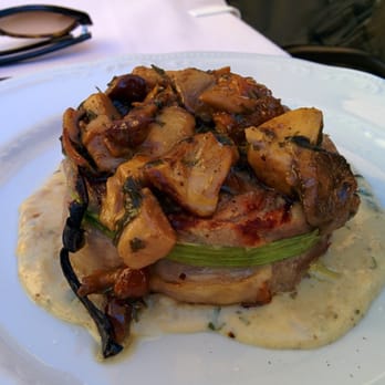 Il Conte Matto - filetto di vitellone lardato di Cinta con crema di porri e porcini - Italian Near Me - Trequanda, SI Il Conte Matto - filetto di vitellone lardato di Cinta con crema di porri e porcini - Italian Near Me - Trequanda, SI