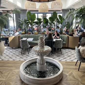 Tucci's - Garden room - Seafood Near Me - Dublin, Ohio