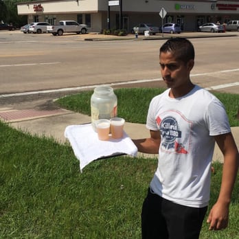 Killen's Barbecue - Beer delivery guy! - Barbeque Near Me - Pearland, Texas Killen's Barbecue - Beer delivery guy! - Barbeque Near Me - Pearland, Texas