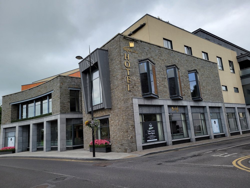 TRIM CASTLE HOTEL Updated August 2024 37 Photos & 20 Reviews