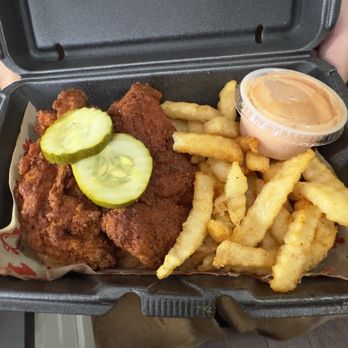 URBAN BIRD HOT CHICKEN - Updated March 2025 - 85 Photos & 95 Reviews