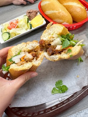 Van Banh Mi by null