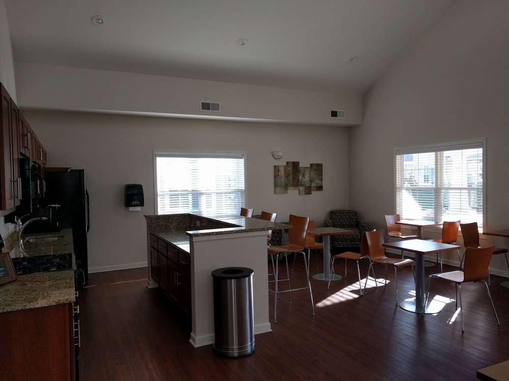 THE GLEN LUXURY APARTMENTS Updated June 2024 160 Glendon Pl