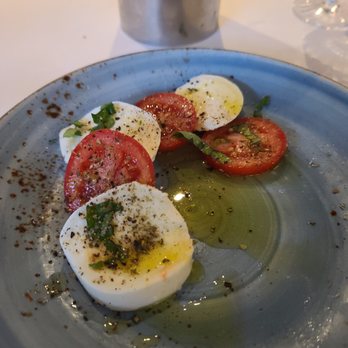 La Spiaggia Italian Restaurant - Caprese Salad - Italian Near Me - Coogee, NSW La Spiaggia Italian Restaurant - Caprese Salad - Italian Near Me - Coogee, NSW