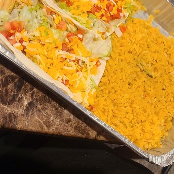 Chelino's Mexican Restaurant - Chicken Tacos and rice - Mexican Near Me - Oklahoma City, Oklahoma