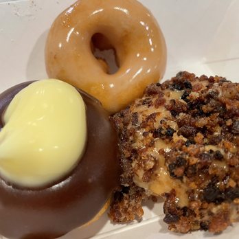 Donut Distillery - Whiskey Glaze, Boston Cream, and Bacon - Donuts Near Me - Nashville, Tennessee Donut Distillery - Whiskey Glaze, Boston Cream, and Bacon - Donuts Near Me - Nashville, Tennessee