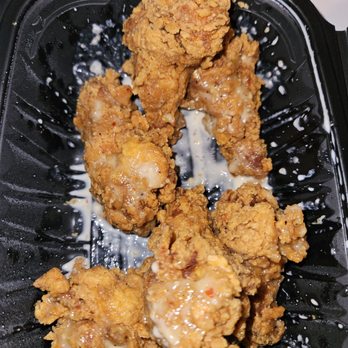 Popeyes Louisiana Kitchen - Piss poor Garlic Parmesean wings - Fast Food Near Me - Colton, California Popeyes Louisiana Kitchen - Piss poor Garlic Parmesean wings - Fast Food Near Me - Colton, California