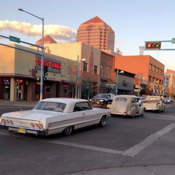Oni - Route 66 view from the sidewalk table on Saturday night. - Ramen Near Me - Albuquerque, New Mexico