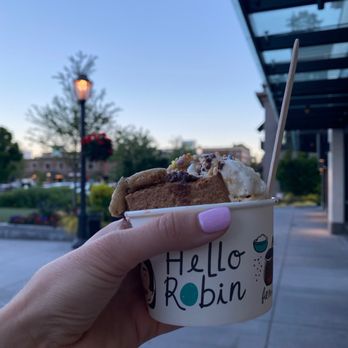 HELLO ROBIN - Updated February 2026 - 315 Photos & 149 Reviews - 2570