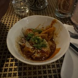 Wontons with the mixed sauce