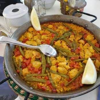 El Capricho - Chicken paella - Spanish Near Me - Málaga, Massachusetts El Capricho - Chicken paella - Spanish Near Me - Málaga, Massachusetts