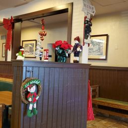 Cute holiday decor throughout! Cute holiday decor throughout!