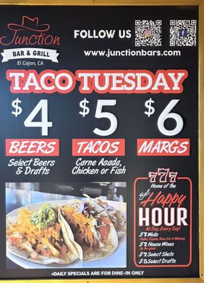 Junction Bar & Grill by null