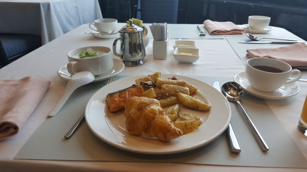 New World Millennium Hong Kong Hotel by null