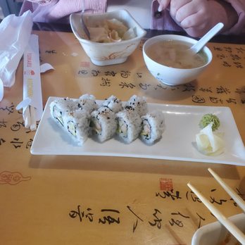 Yuimaru Kitchen - California Roll - Teppanyaki Near Me - Johnson City, Tennessee