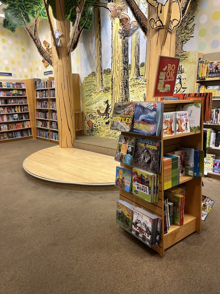 BARNES & NOBLE - CLOSED - Updated March 2025 - 73 Photos & 230 Reviews