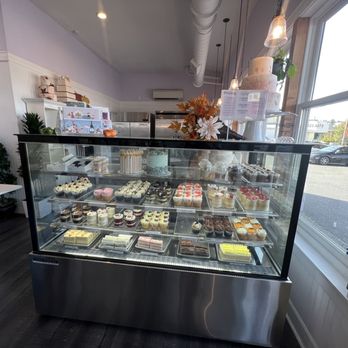 Celebrity Cake Studio - Cake Display Case - Desserts Near Me - Tacoma, Washington Celebrity Cake Studio - Cake Display Case - Desserts Near Me - Tacoma, Washington