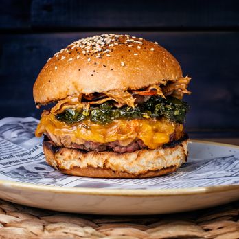 Apache Burger Grill - PB & J = Peanut Butter casera, mermelada casera de jalapeños, doble cheddar y doble bacon. - Mexican Near Me - Alicante (Alacant), A